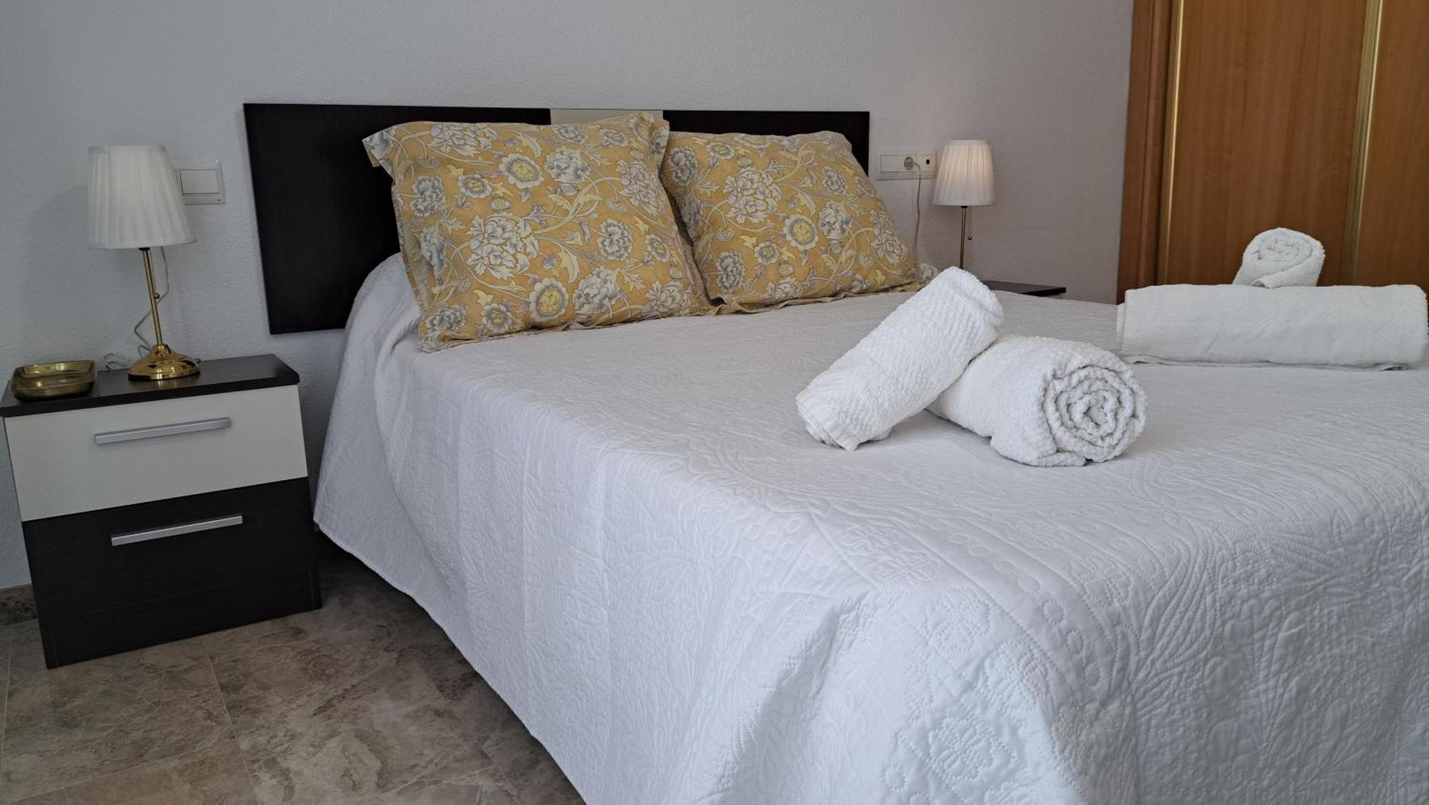 Apartamentos Maria Cristina Con Parking Gratis Cordoba Exterior photo