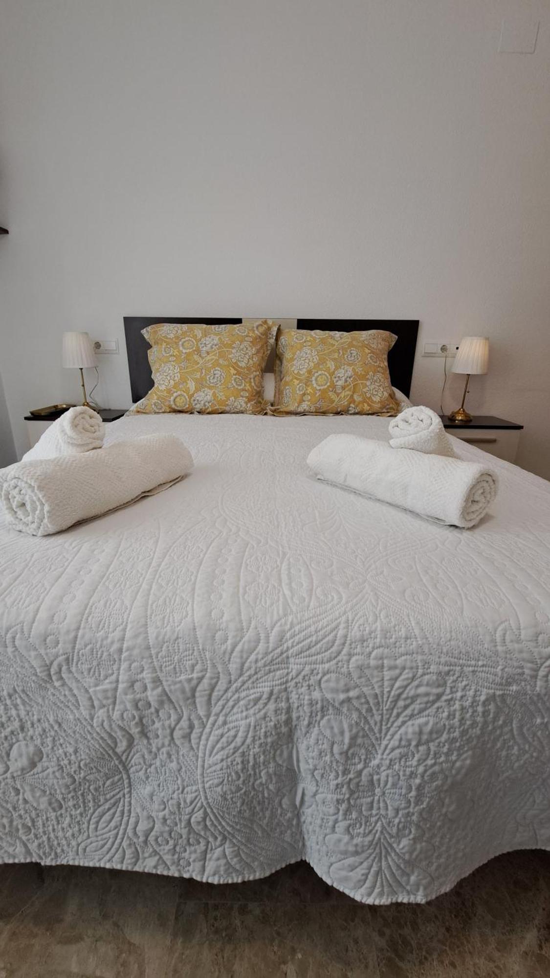 Apartamentos Maria Cristina Con Parking Gratis Cordoba Exterior photo