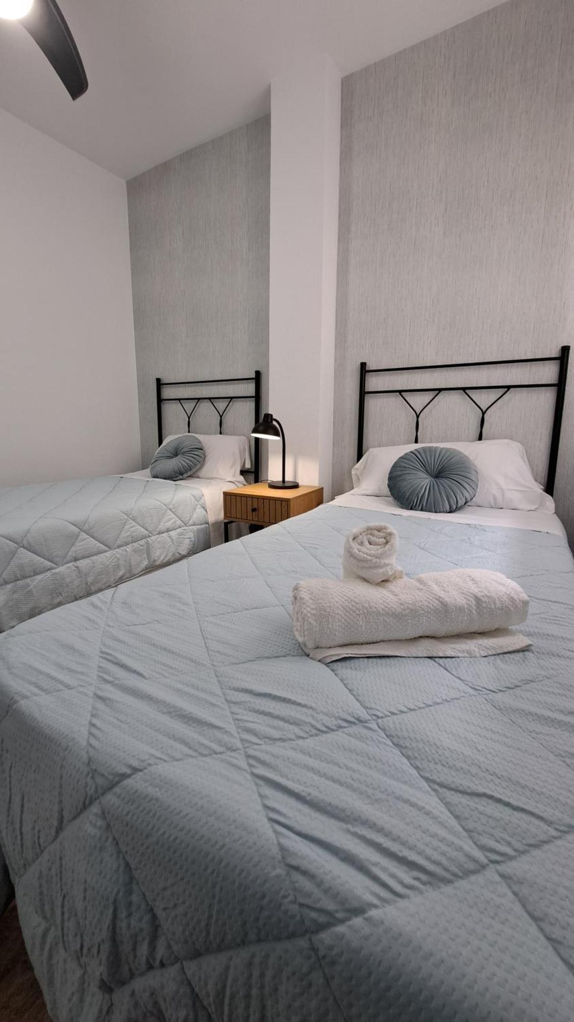 Apartamentos Maria Cristina Con Parking Gratis Cordoba Exterior photo