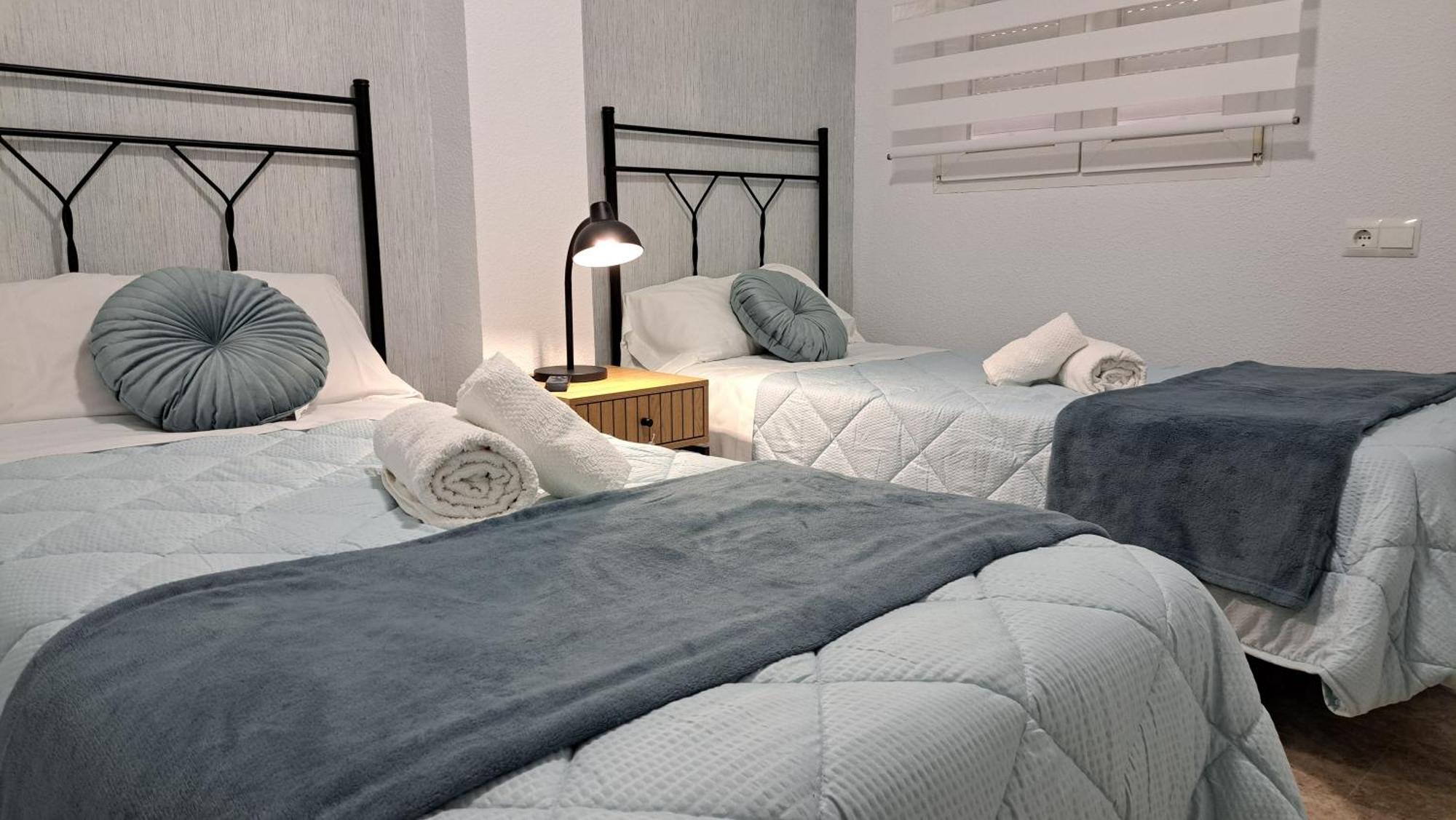 Apartamentos Maria Cristina Con Parking Gratis Cordoba Room photo